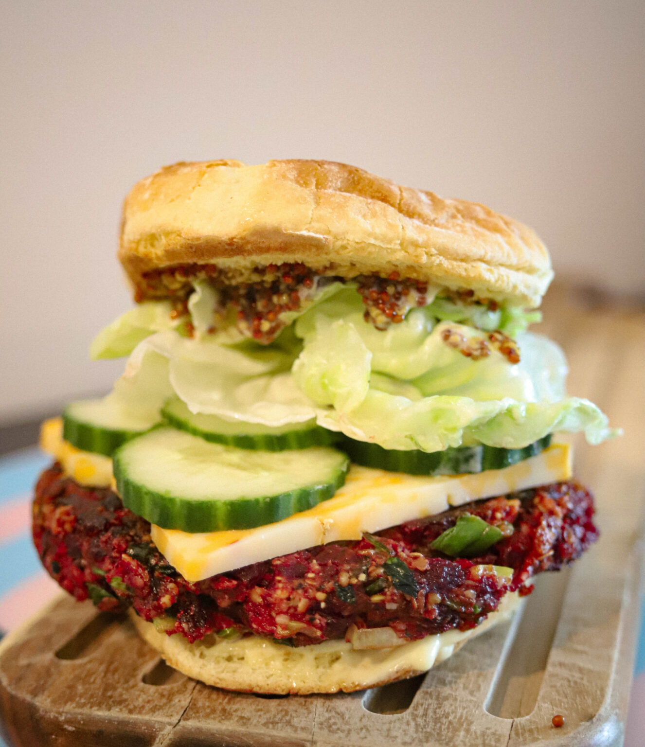 beet-and-chickpea-burger-la-milanaise